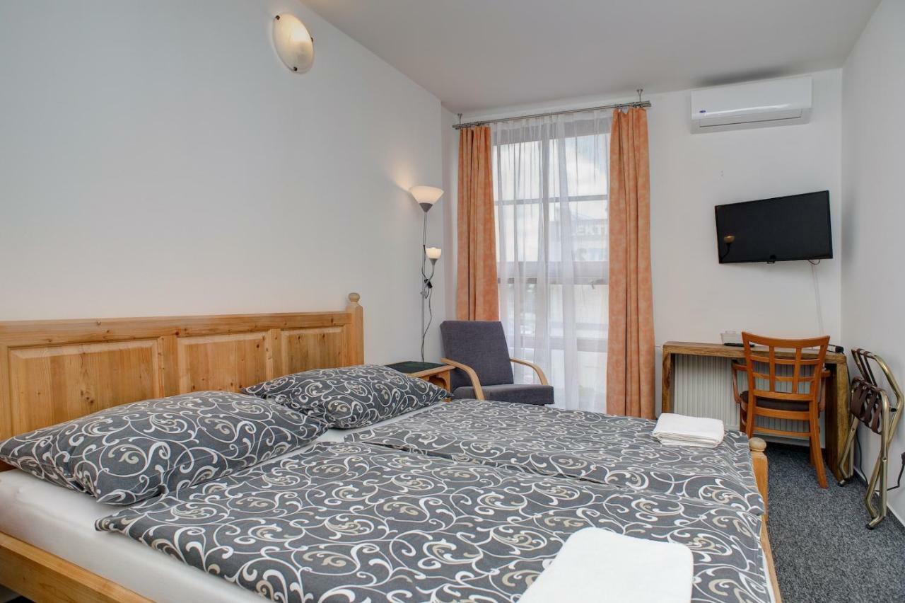 Pension Pegast Ceske Budejovice Dış mekan fotoğraf